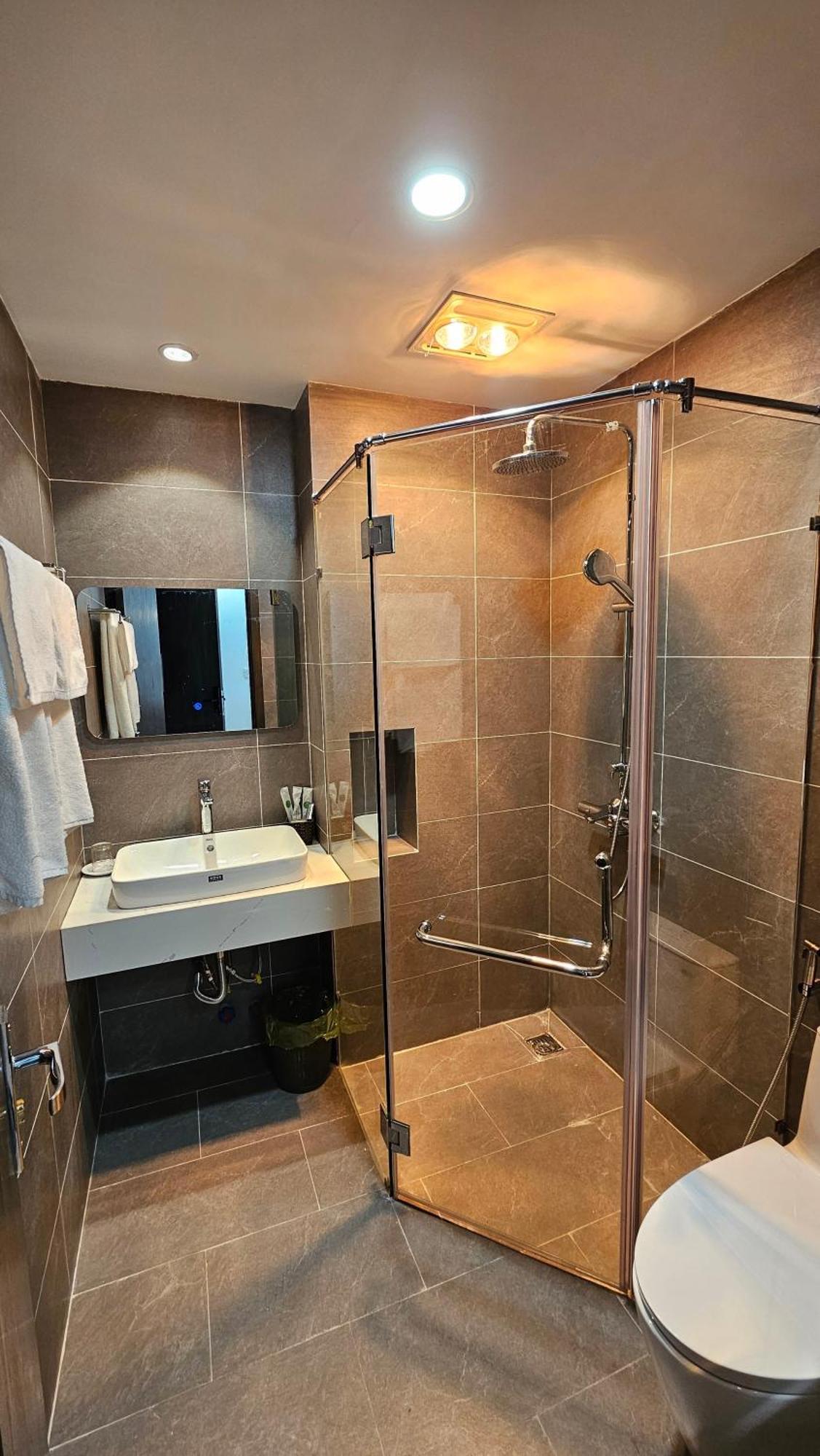 Tom Apartment - Vinhomes Marina Hai Phong Exteriör bild